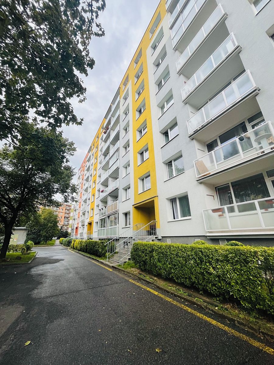 Pronájem bytu 2+1 64 m² – fotografie 3