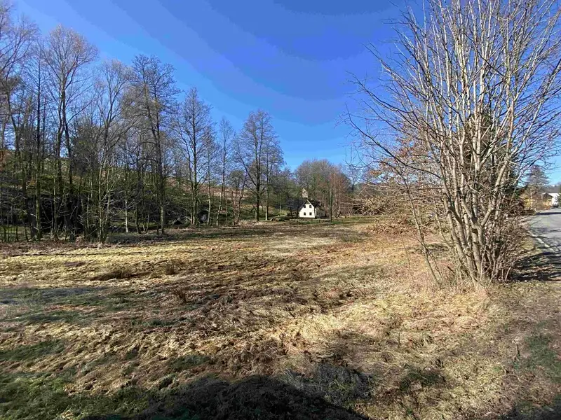 Dražba stavebního pozemku 2052 m², Jívka – náhled fotky 1