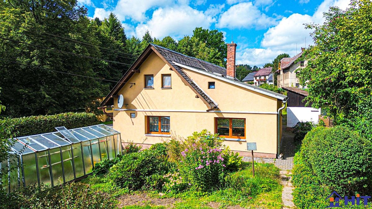 Prodej rodinného domu 175 m², pozemek 631 m² – fotografie 2