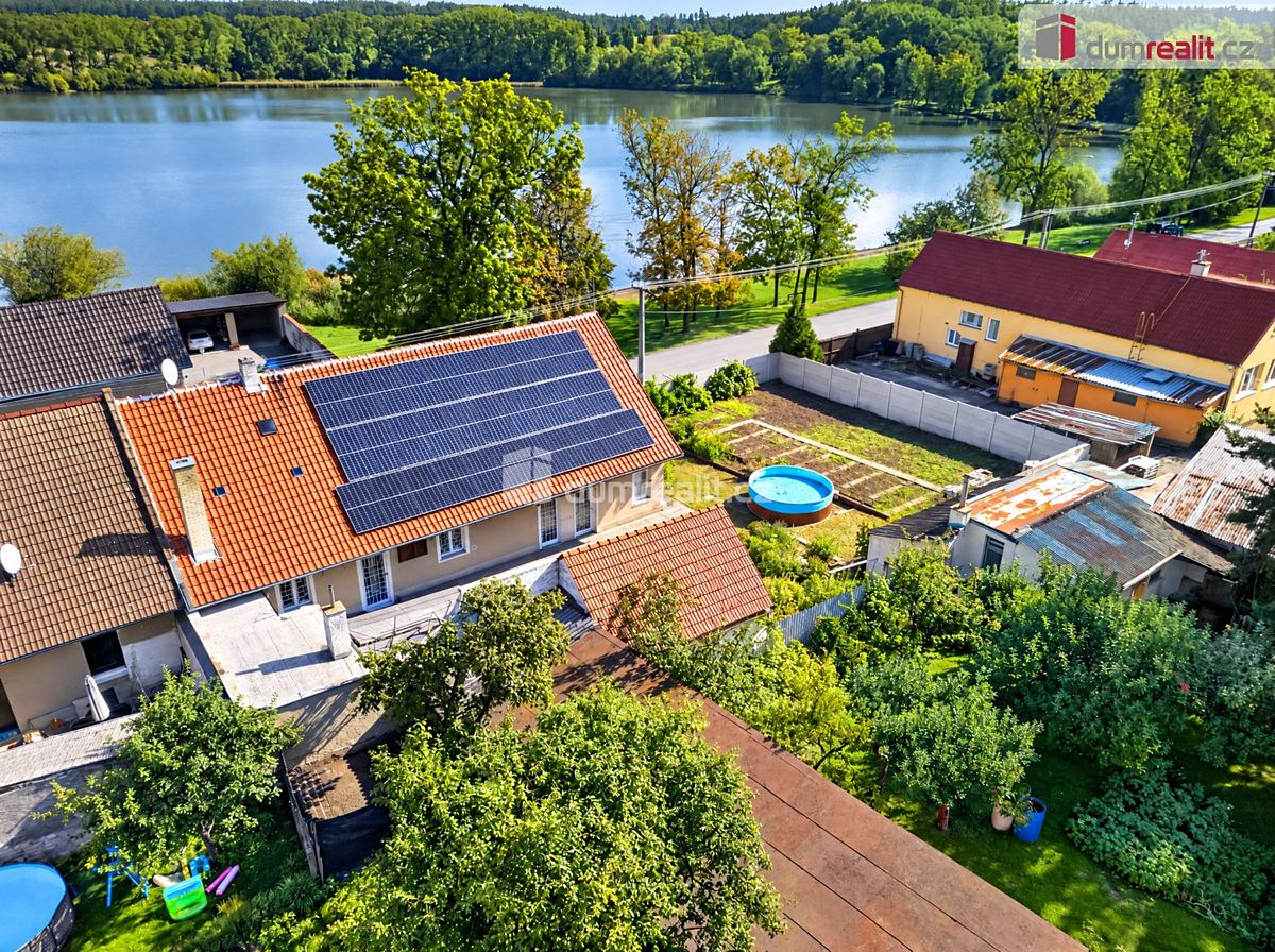 Prodej rodinného domu 743 m², pozemek 743 m²