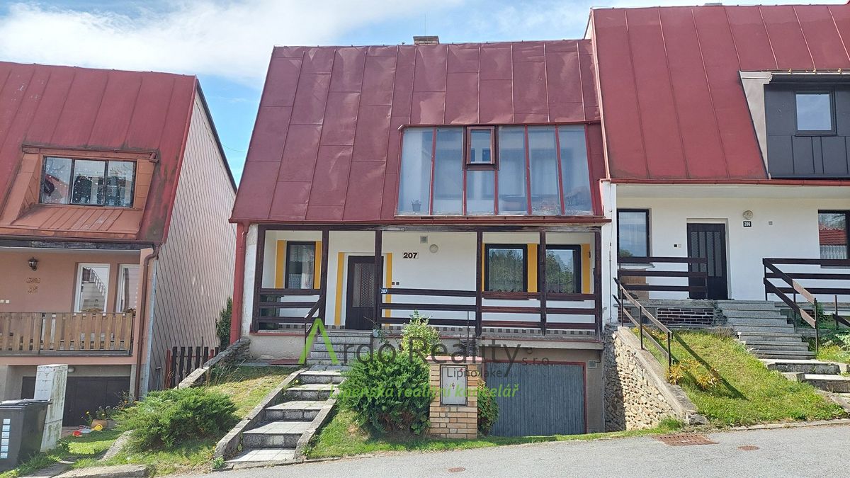 Prodej rodinného domu 240 m², pozemek 624 m² – fotografie 3
