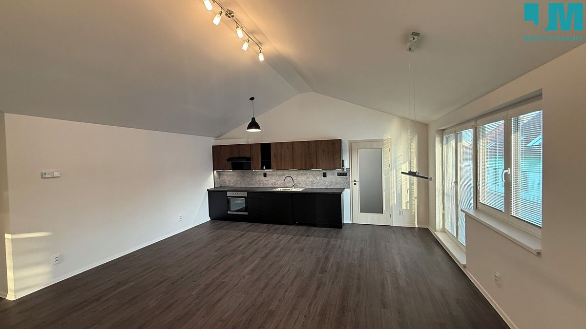 Pronájem bytu 3+kk 68 m² – fotografie 3