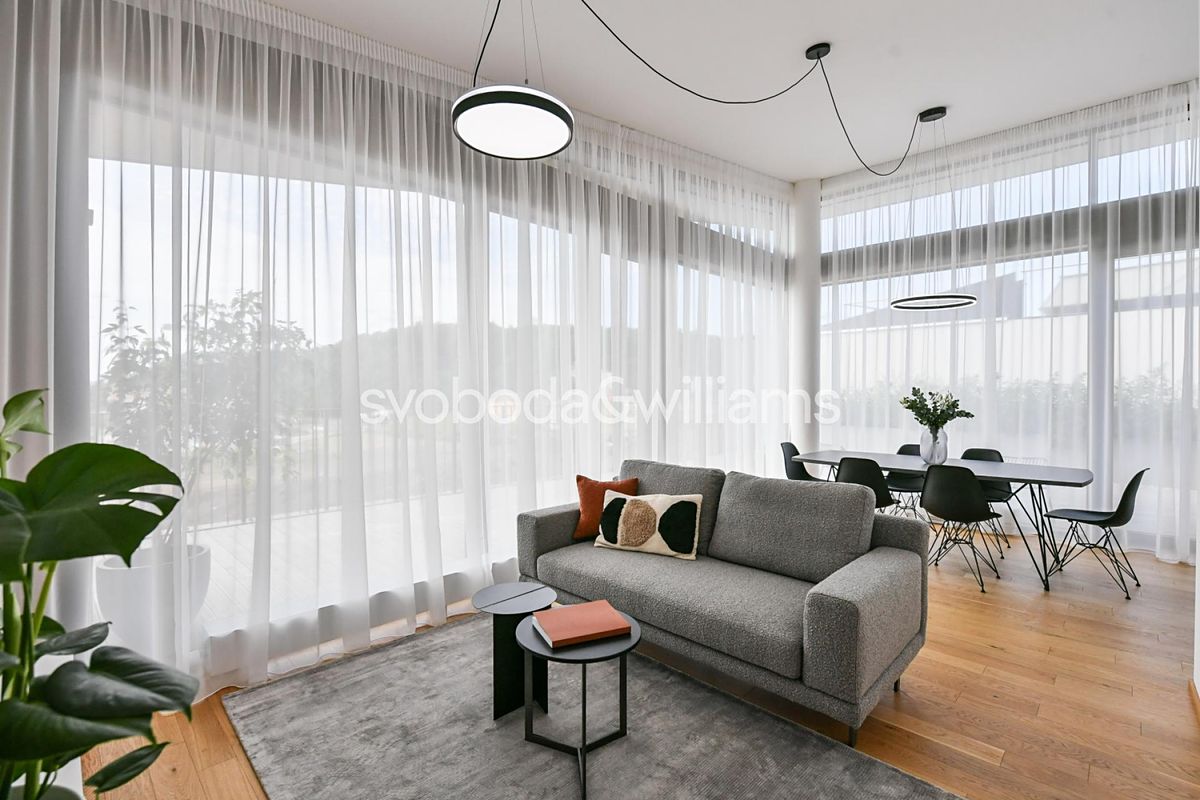 Pronájem bytu 4+kk 118 m² – fotografie 2