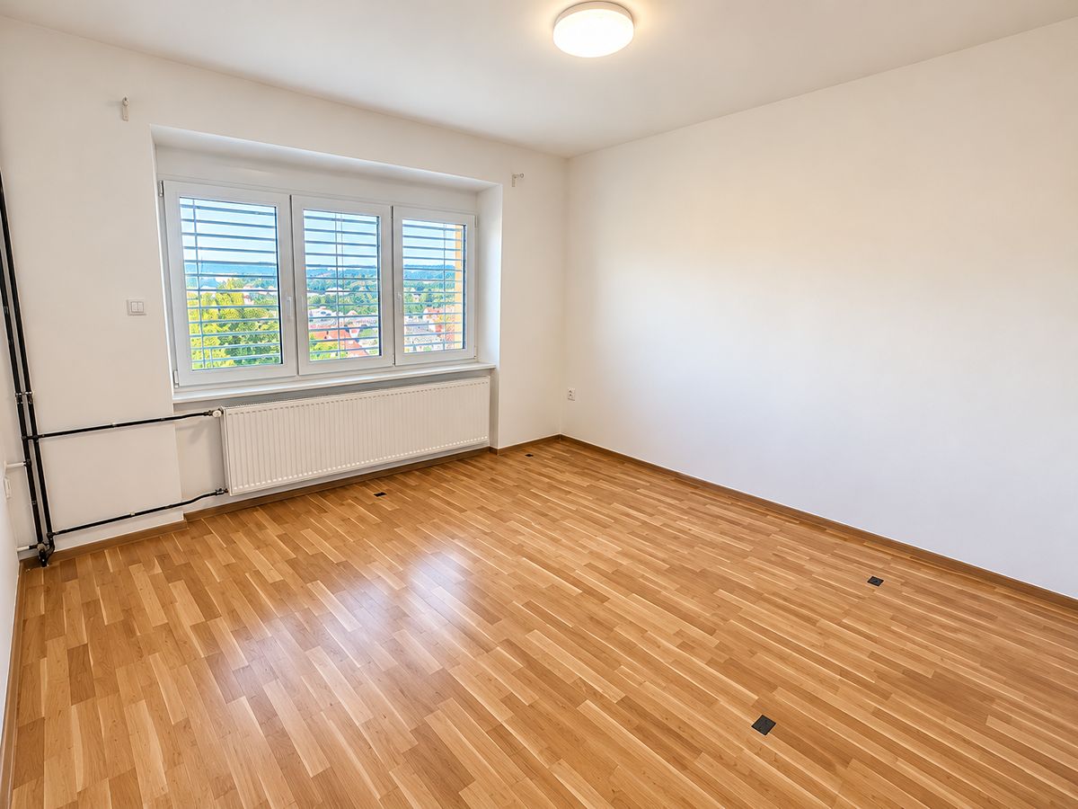 Pronájem bytu 3+1 80 m² – fotografie 2