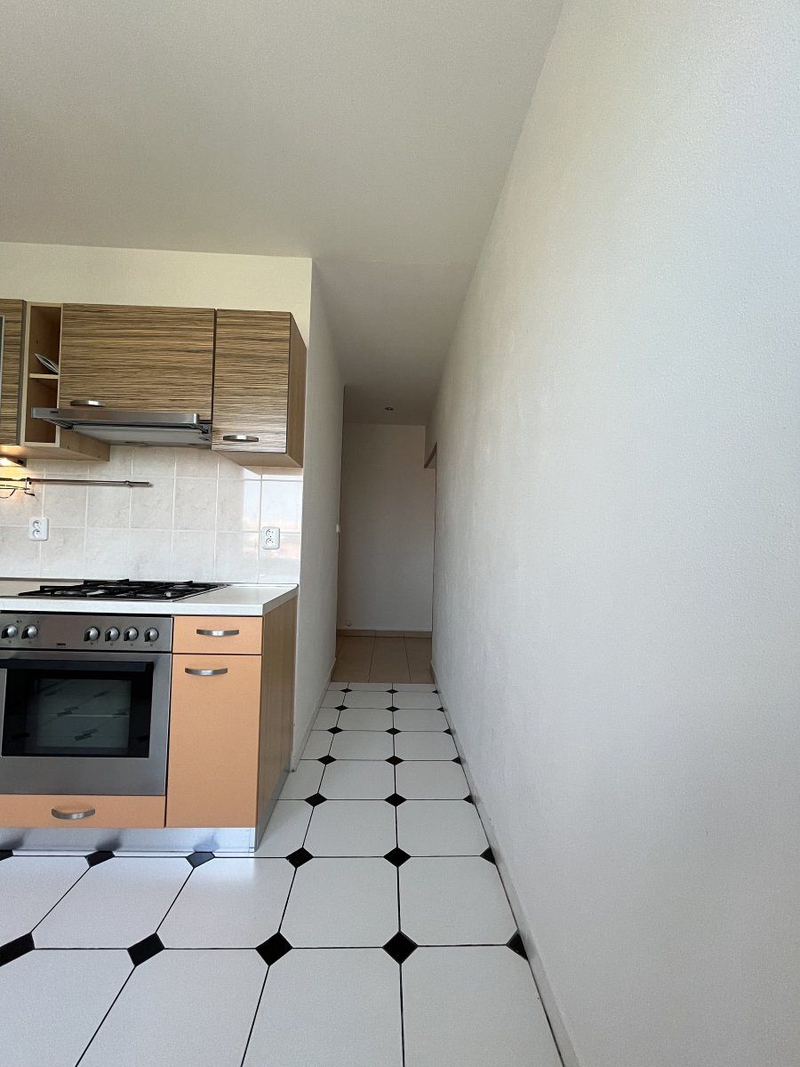 Pronájem bytu 2+1 58 m² – fotografie 2