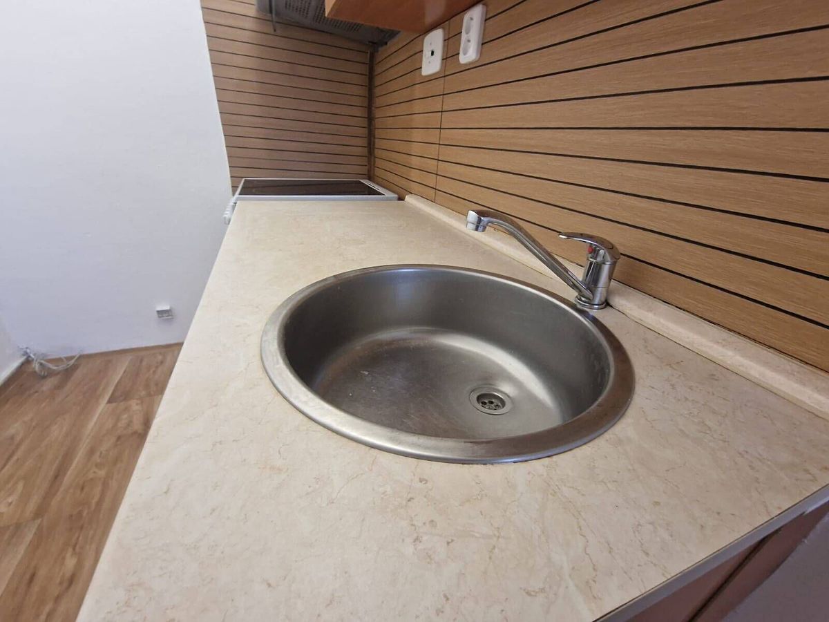 Pronájem bytu 2+kk 39 m² – fotografie 2