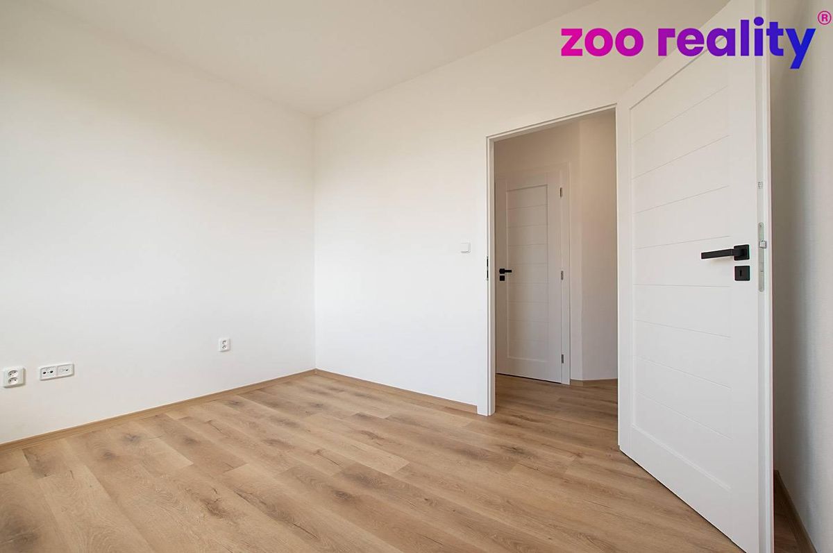 Pronájem bytu 2+kk 43 m² – fotografie 3