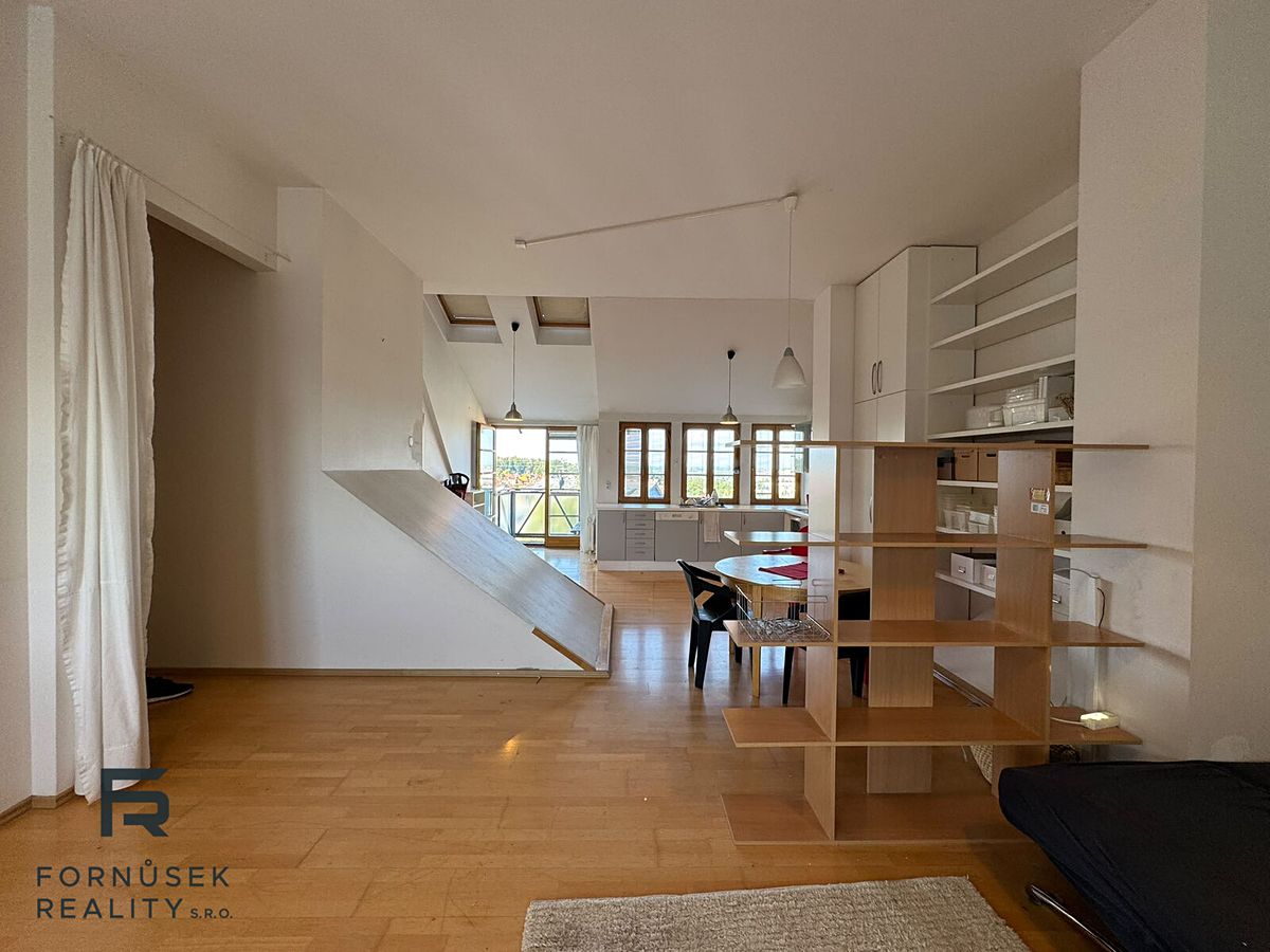 Pronájem bytu 2+kk 75 m² – fotografie 3