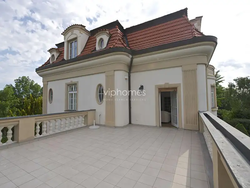 Pronájem bytu 3+1 150 m², Praha – náhled fotky 1