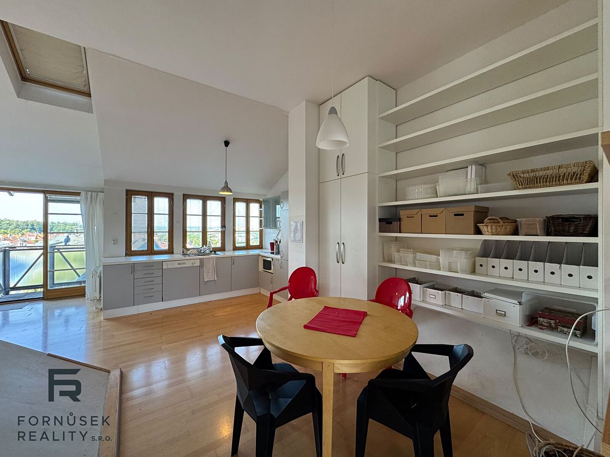 Pronájem bytu 2+kk 75 m² – fotografie 4