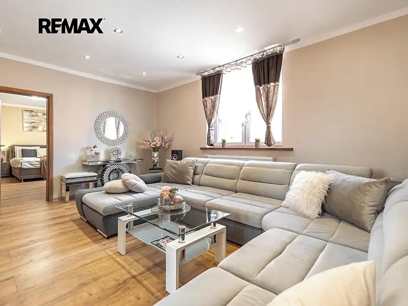 Prodej rodinného domu 200 m², pozemek 435 m², Kladno – náhled fotky 1