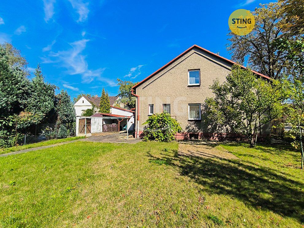 Prodej rodinného domu 230 m², pozemek 651 m²