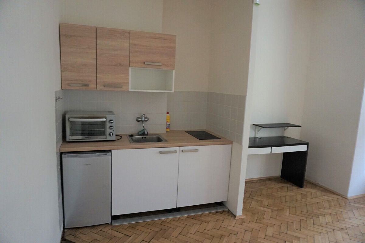 Pronájem bytu 1+kk 27 m² – fotografie 2