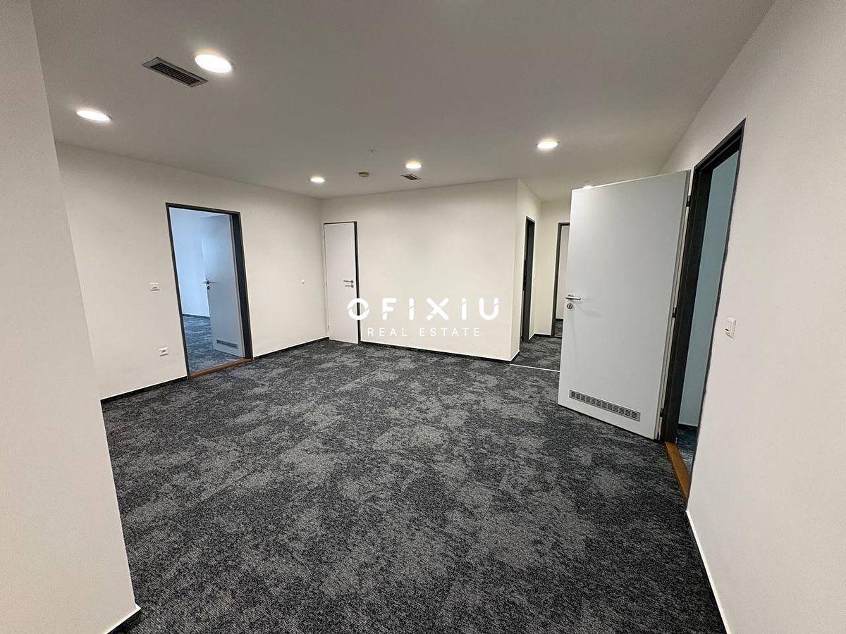 Pronájem kanceláře 127 m² – fotografie 3