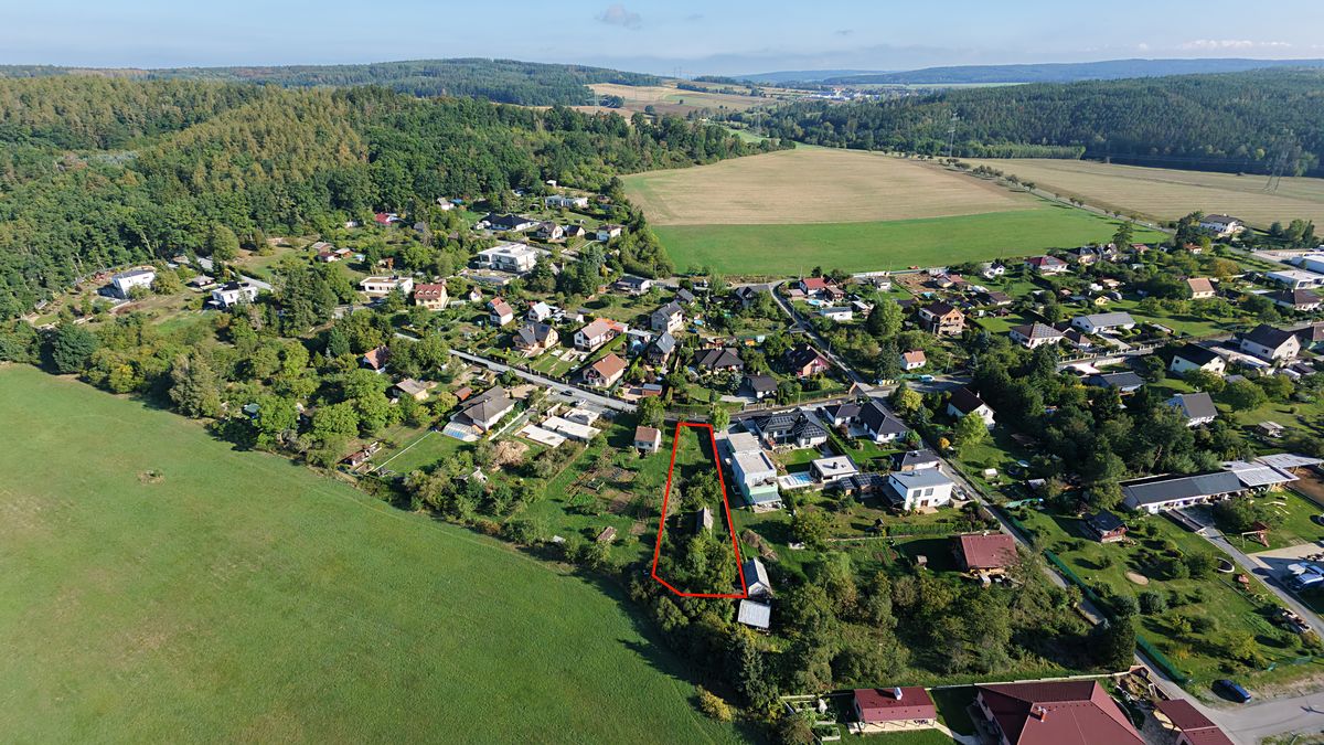 Prodej stavebního pozemku 1025 m² – fotografie 2