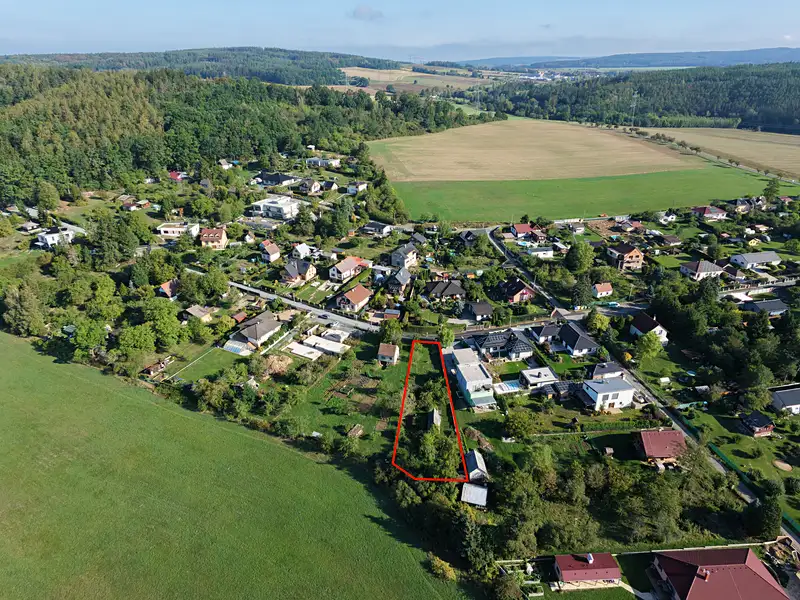 Prodej stavebního pozemku 1025 m², Starý Plzenec – náhled fotky 2