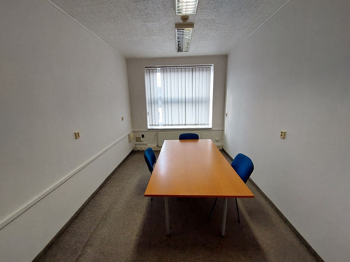 Pronájem kanceláře 54 m² – fotografie 2