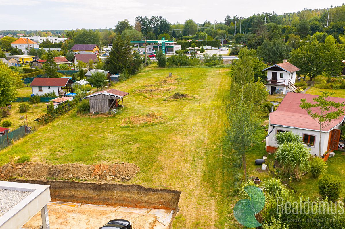Prodej stavebního pozemku 1199 m², Boršov nad Vltavou – fotka 1 z 3