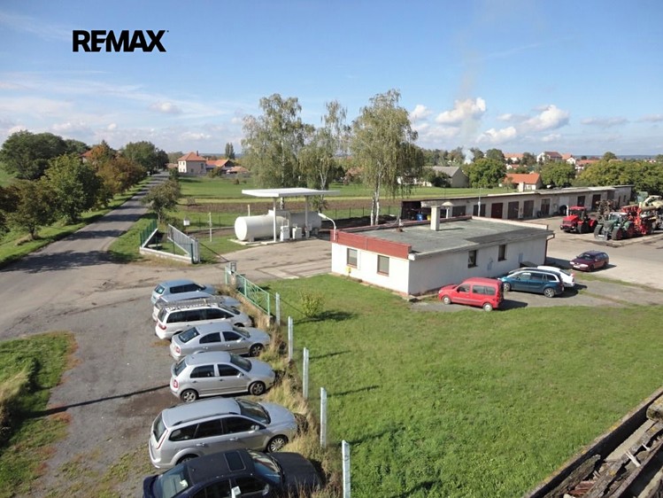 Комерційне приміщення на продаж, 1 600 м² (3 з 16)