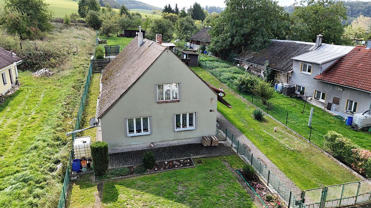 Prodej rodinného domu 100 m², pozemek 1428 m²