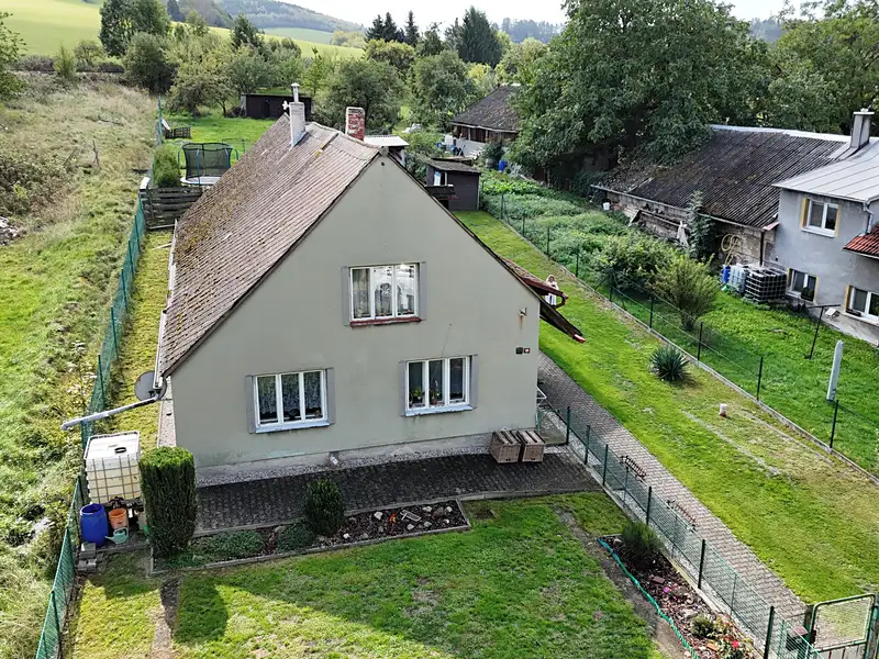 Prodej rodinného domu 100 m², pozemek 1428 m², Kdyně – náhled fotky 1
