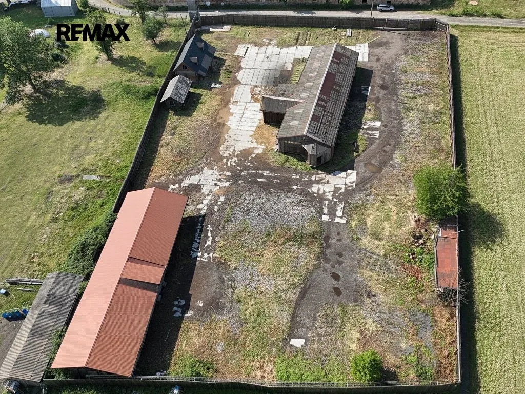 Pronájem komerčního pozemku 5000 m²