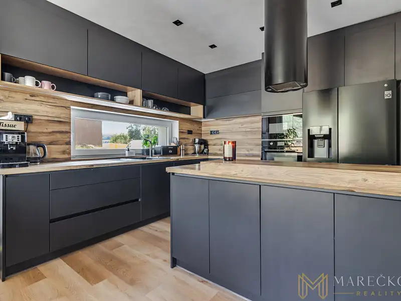 Prodej rodinného domu 178 m², pozemek 808 m², Brnířov – náhled fotky 2