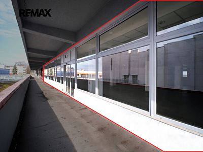 Pronájem obchodního prostoru 550 m²
