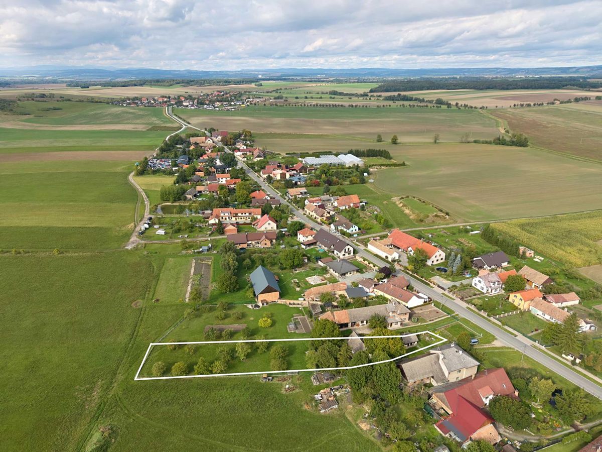 Prodej stavebního pozemku 2423 m² – fotografie 3