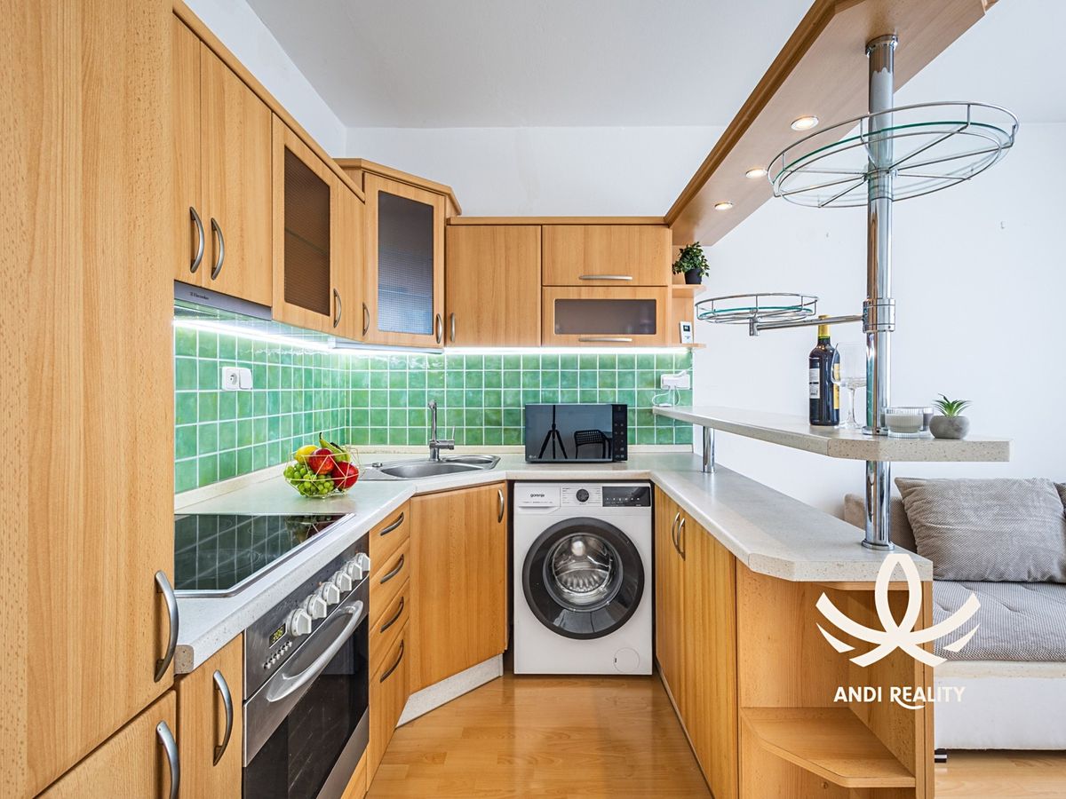 Pronájem bytu 2+kk 41 m² – fotografie 2