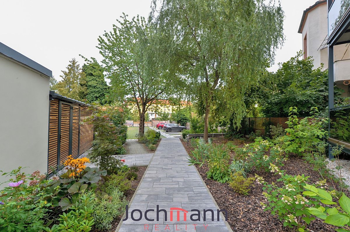 Pronájem bytu 2+kk 57 m² – fotografie 3