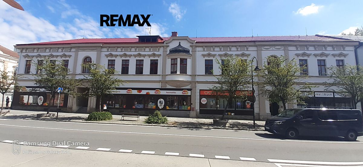 Pronájem kanceláře 800 m²