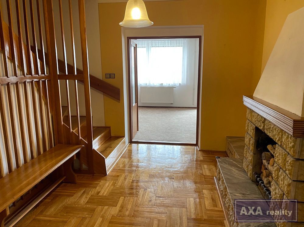 Prodej rodinného domu 200 m², pozemek 391 m² – fotografie 3