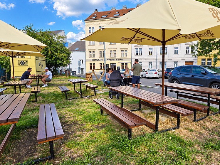 Pronájem komerčního prostoru, 402 m² (2 z 16)