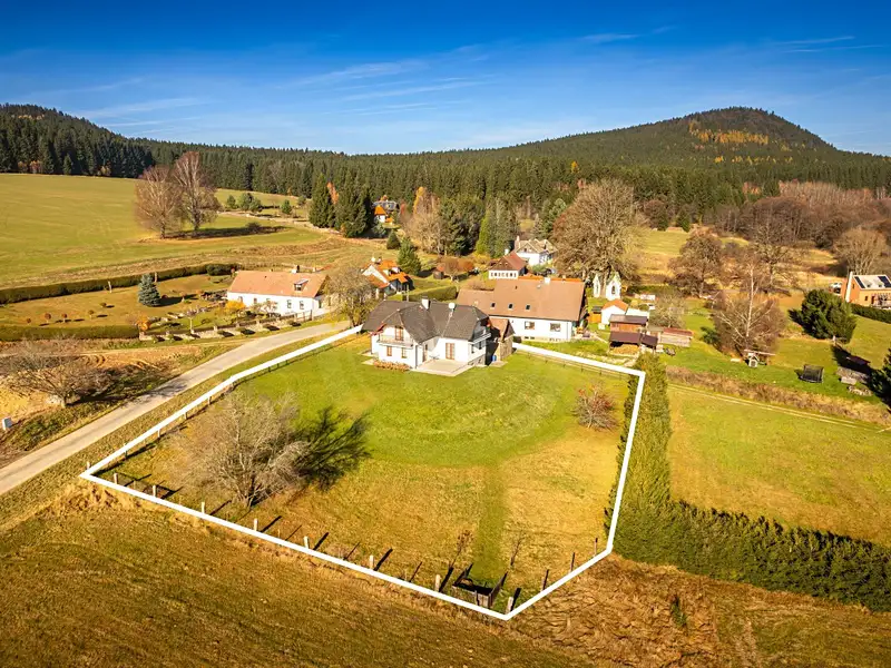 Prodej chalupy 230 m², pozemek 2845 m², Horní Stropnice – náhled fotky 1