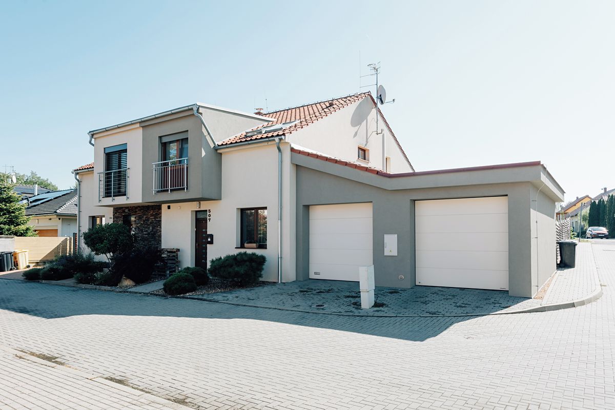 Prodej rodinného domu 115 m², pozemek 443 m² – fotografie 2