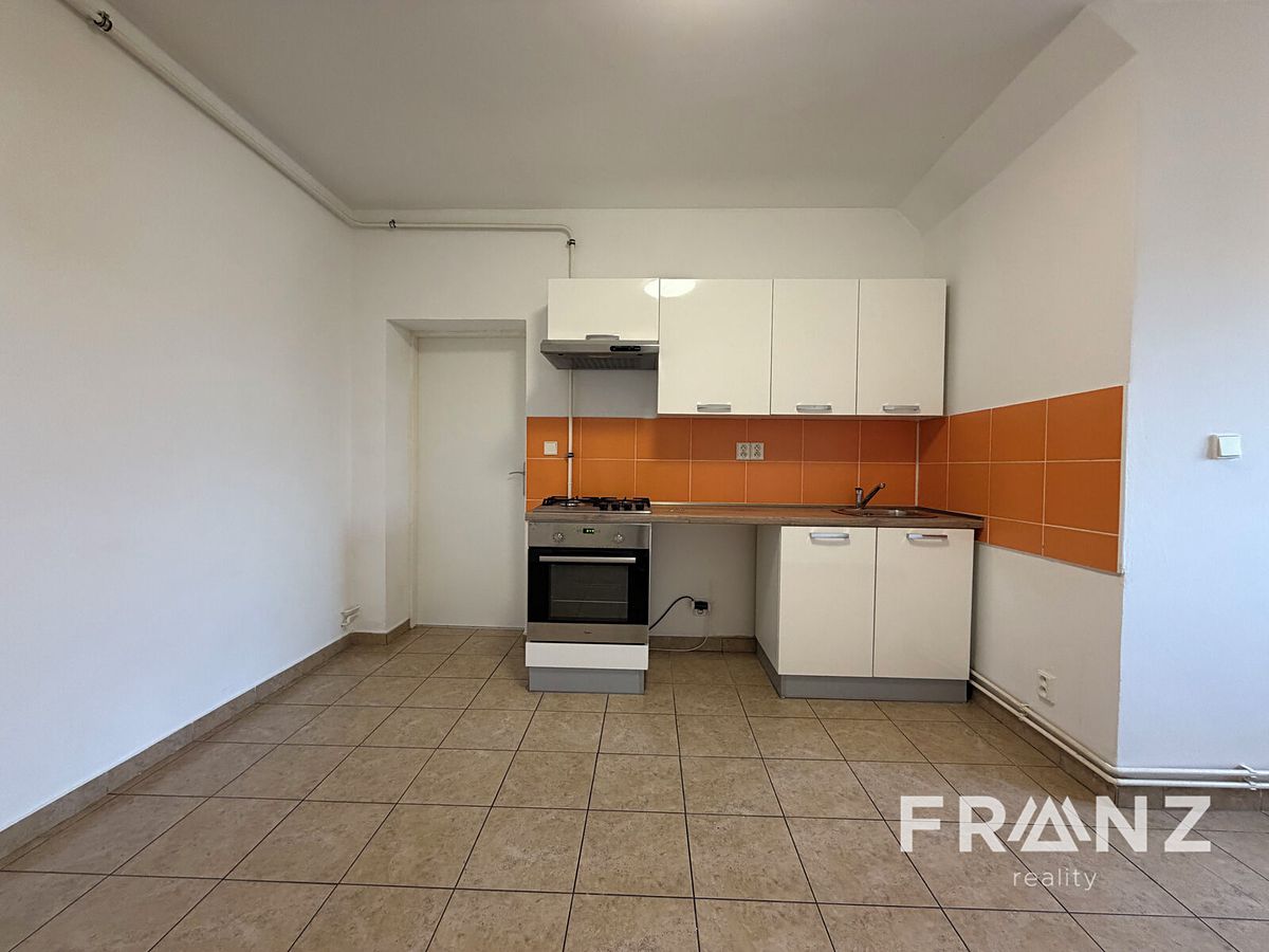 Pronájem bytu 2+kk 58 m² – fotografie 2
