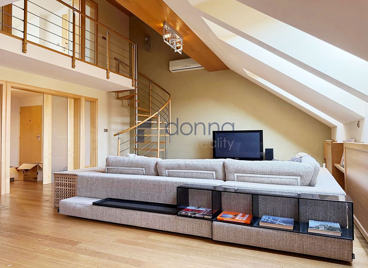 Pronájem bytu 3+kk 157 m² – fotografie 3