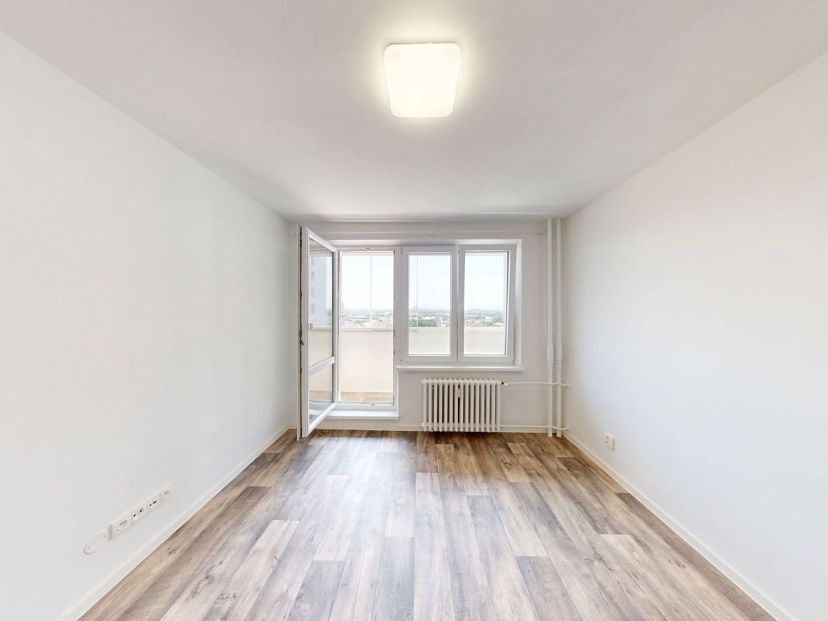 Pronájem bytu 1+kk 28 m² – fotografie 4