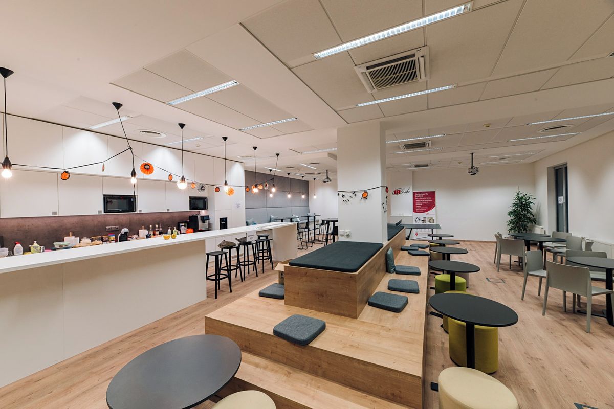 Pronájem kanceláře 210 m² – fotografie 5