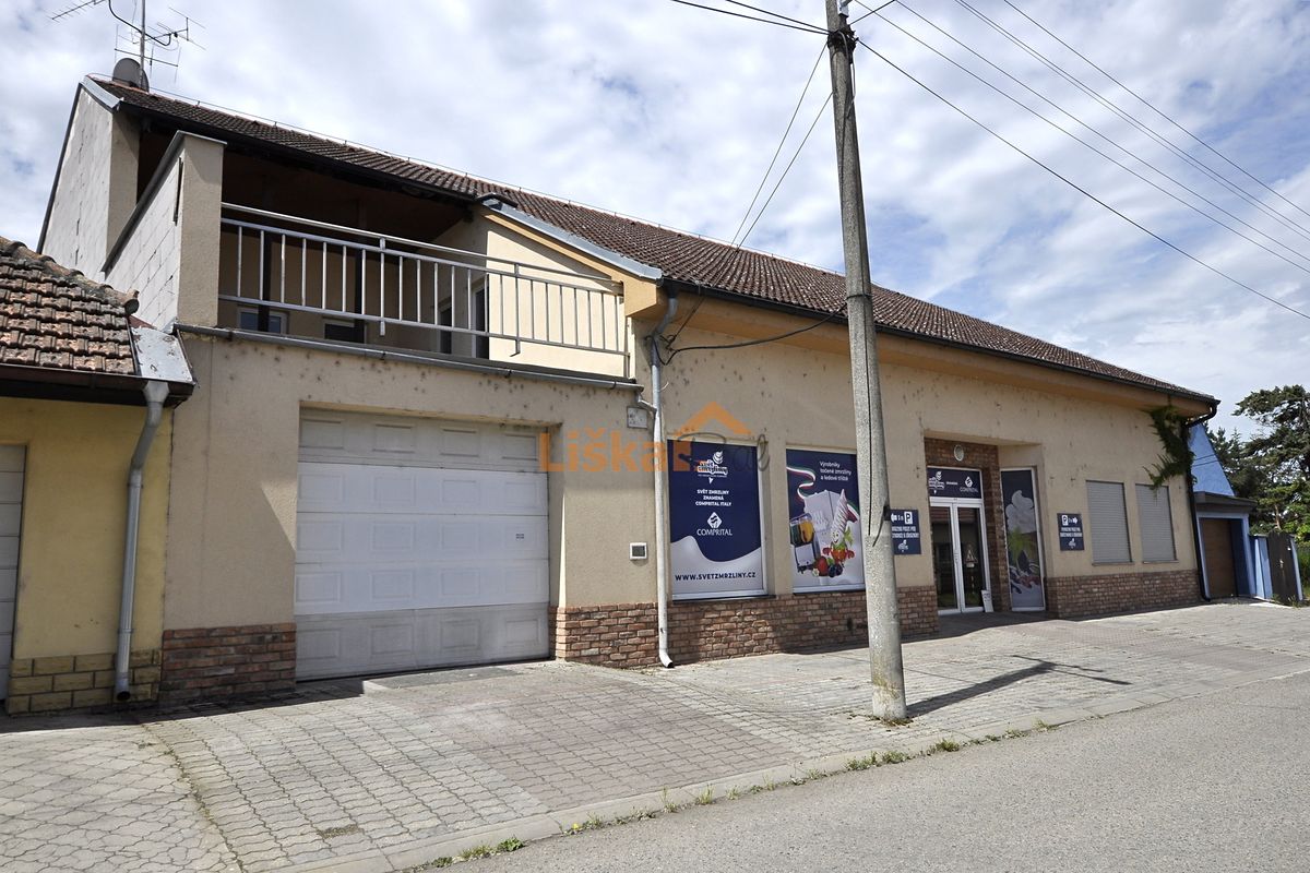 Prodej rodinného domu 384 m², pozemek 341 m²