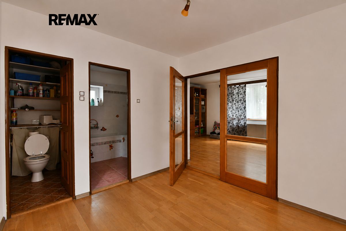 Pronájem rodinného domu 160 m², pozemek 1570 m² – fotografie 4