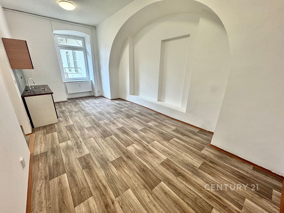 Pronájem bytu 2+kk 53 m² – fotografie 2
