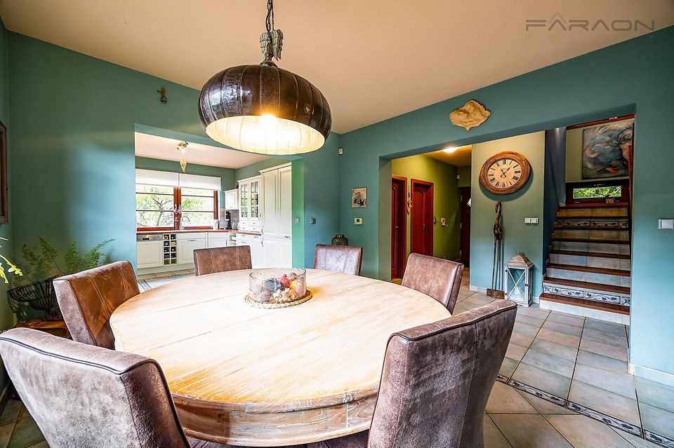 Prodej rodinného domu 287 m², pozemek 997 m² – fotografie 3