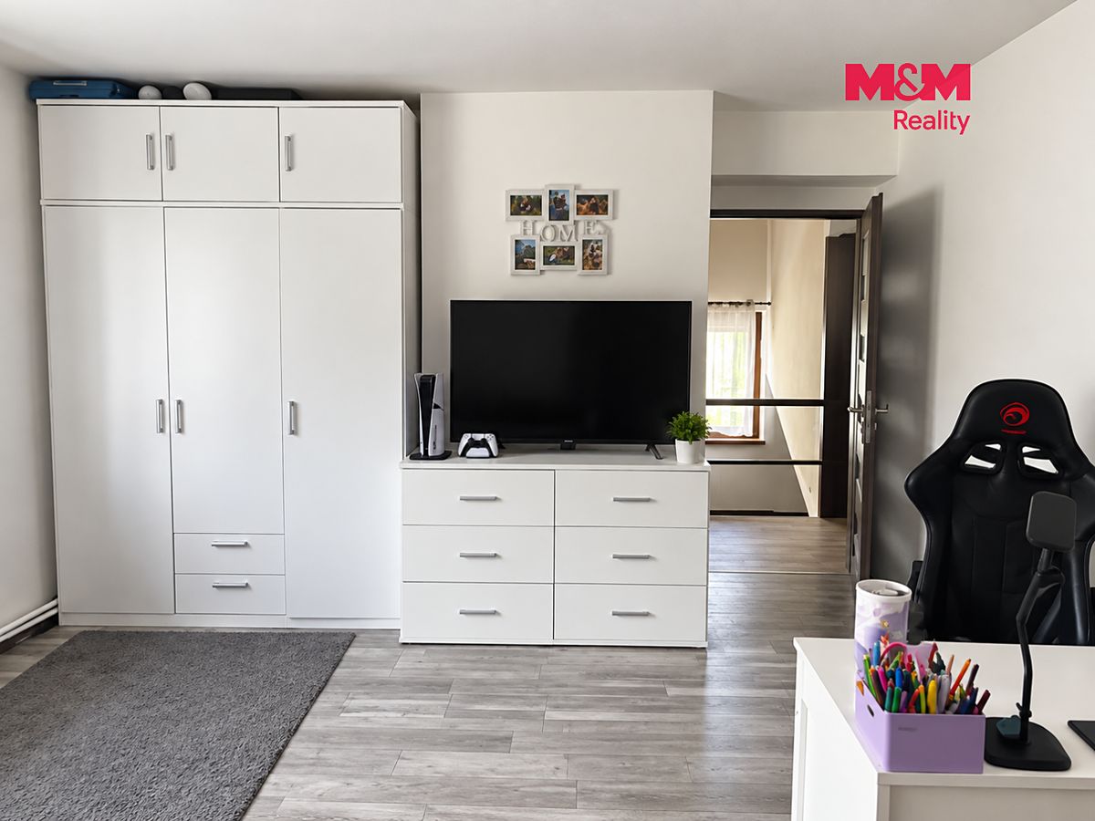 Prodej rodinného domu 190 m², pozemek 680 m² – fotografie 5