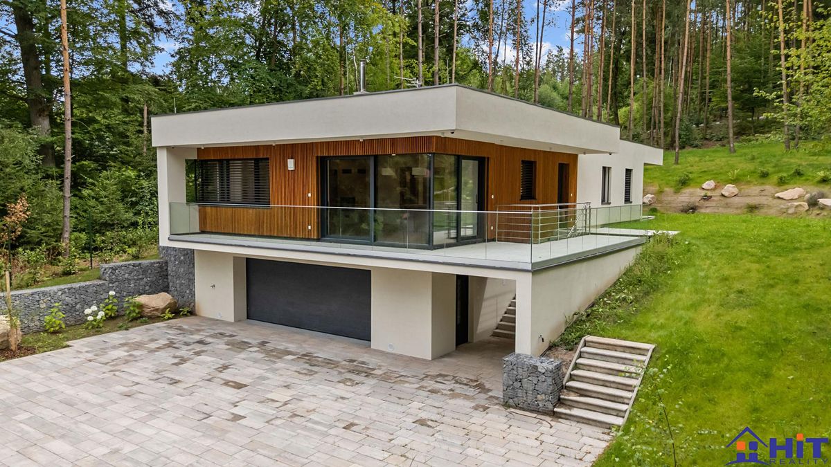 Prodej vily 265 m², pozemek 1811 m²