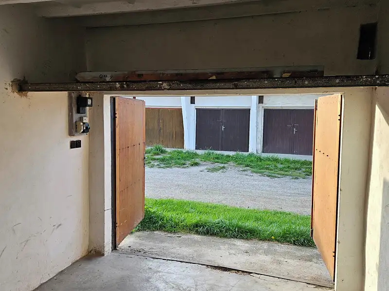 Pronájem garáže 16 m², Sušice – náhled fotky 3