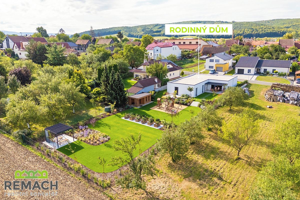 Prodej rodinného domu 196 m², pozemek 1395 m²
