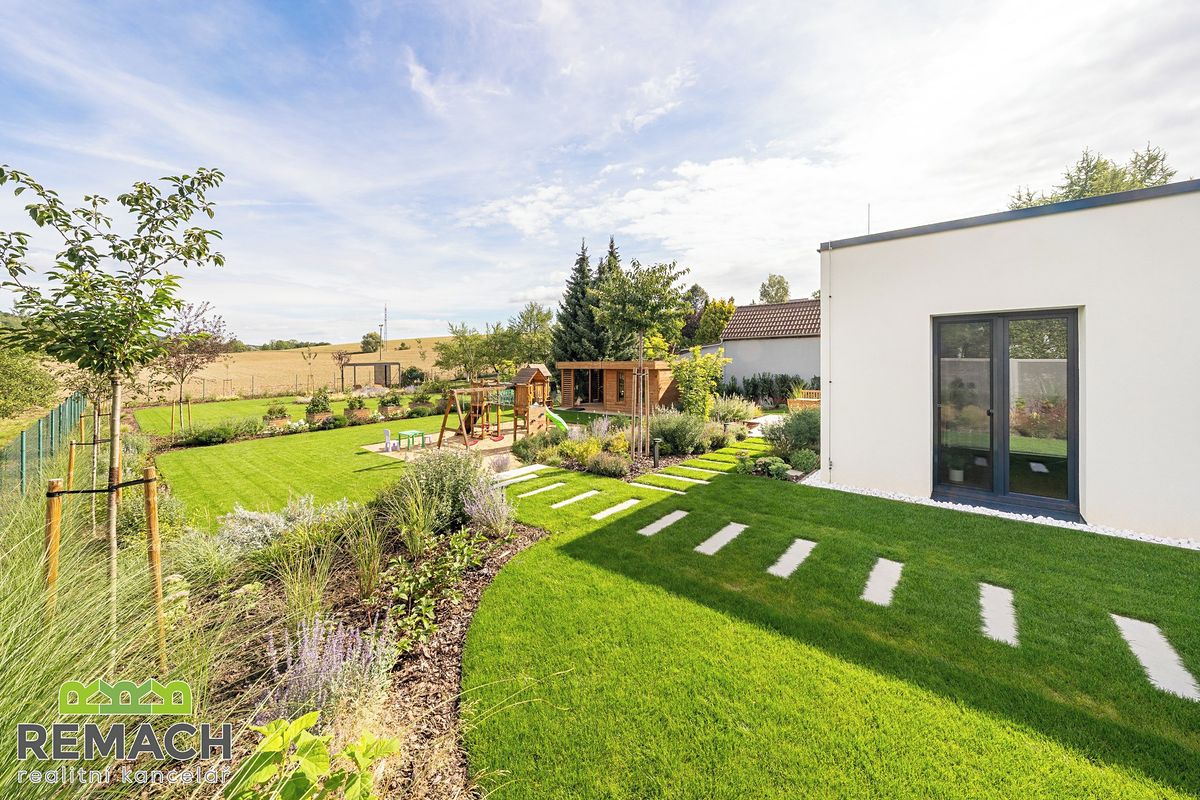Prodej rodinného domu 196 m², pozemek 1395 m² – fotografie 4