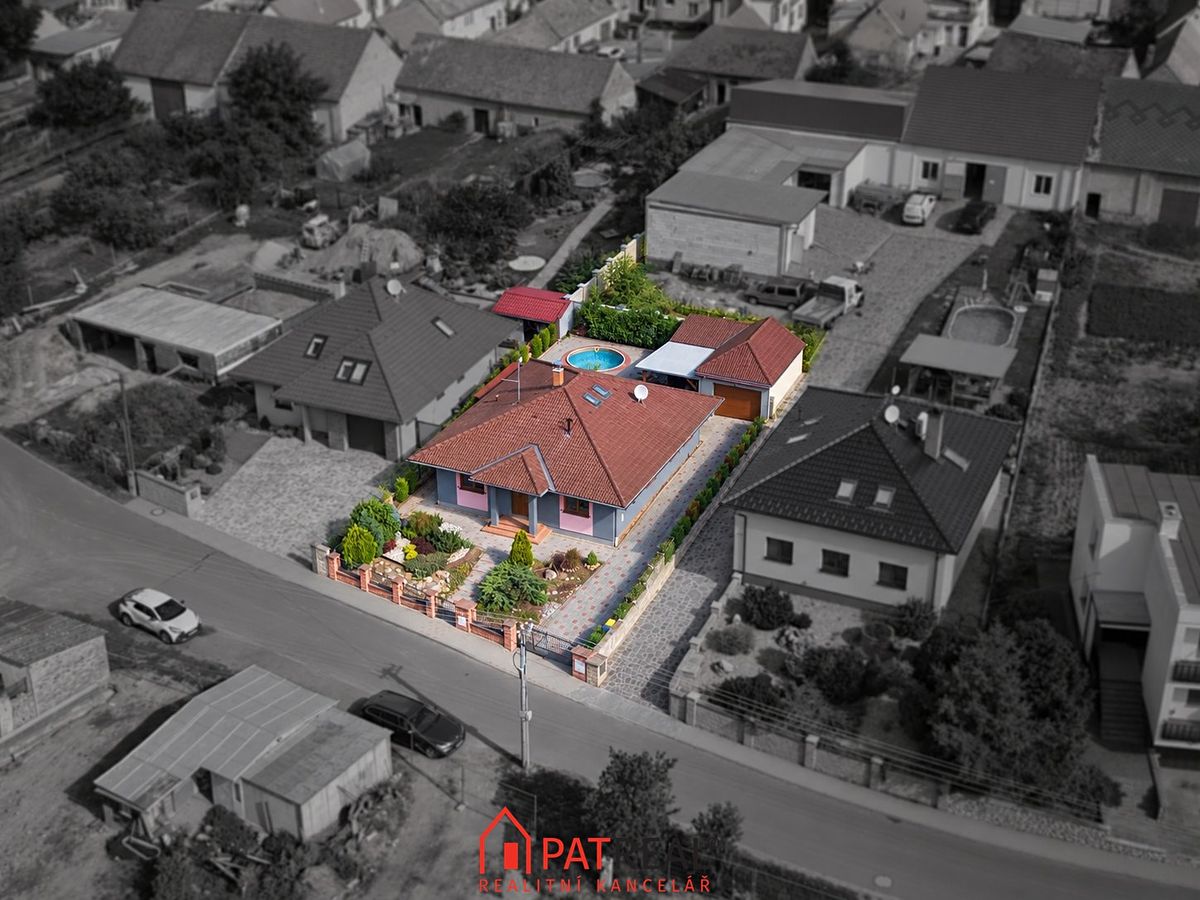 Pronájem rodinného domu 112 m², pozemek 482 m² – fotografie 2